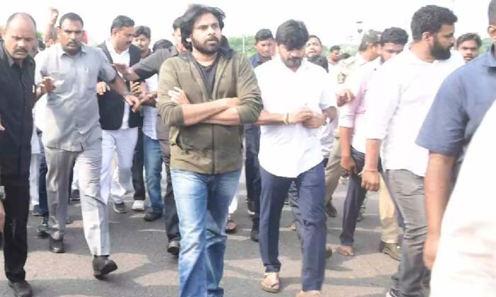 Pawan Kalyan Janasena : కరెక్ట్ ట్రాక్‌లోకి వచ్చిన పవన్ కళ్యాణ్... నిధుల  కోసం వేట - Pawan Pumps Money To Gain Peoples Support , Jagan , Pawan Kalyan  , Janasena , Ysrcp , Ap,Tenant Farmers