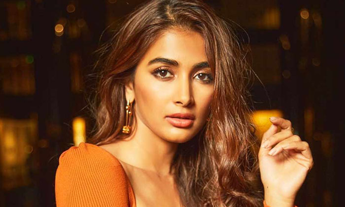  Pooja Hegde Home Stylish Smart Interior Design Video Pooja Hegde, House, Tollywo-TeluguStop.com