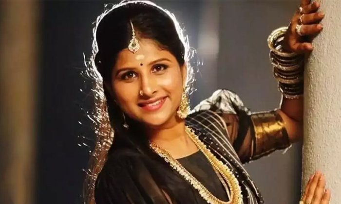  Singer Mangli Built The Temple With Her Own Money Details, Singer Mangli ,basine-TeluguStop.com