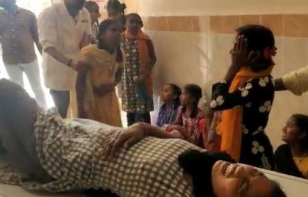  Narayankhed Food Poisoning Incident Against Staff-TeluguStop.com