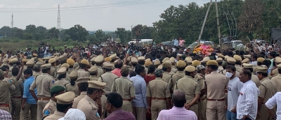  Telangana Village Decides To Expel Gutti Koyas Over Fro's Killing-TeluguStop.com