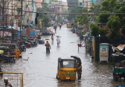  Tn: Flood Alert In Erode After Heavy Rain, Water Released From Gunderipallam Dam-TeluguStop.com