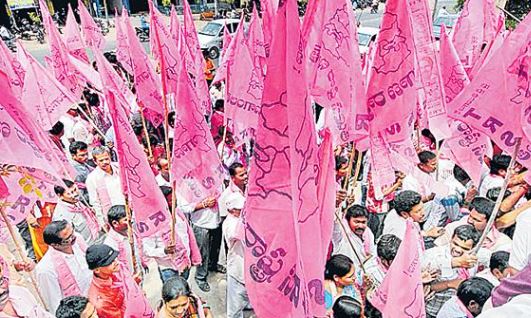  Interestingly, Trs Politics In Khammam District-TeluguStop.com