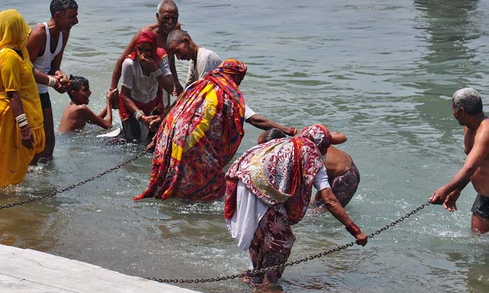  Do You Know Where It Is Better To Keep Ganga Water In Which Vessel At Home ,ga-TeluguStop.com