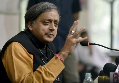  We Are Not Nursery Students To Not Talk To Each Other, Says Tharoor-TeluguStop.com