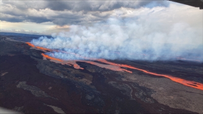  World's Largest Volcano In Hawaii Erupts After Nearly 4 Decades-TeluguStop.com