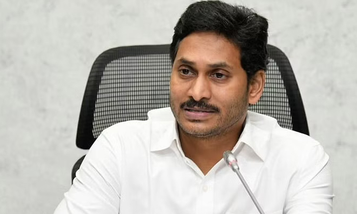  Back To Back Resignations Ysrcp Seniors Losing Hope, Ysrcp President Posts, Ysrc-TeluguStop.com