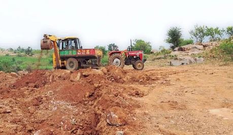  Mud Mafia In Raghavapur Of Peddapalli District..!-TeluguStop.com