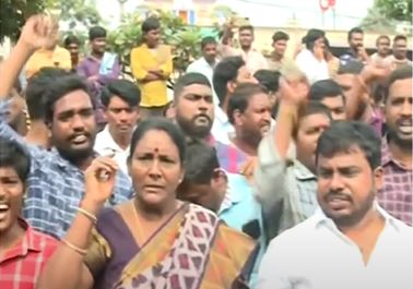  Concern Of Ycp Leaders In Vijayawada-TeluguStop.com