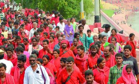 Bhavani Diksha Ceases On Vijayawada Indrakiladri Bhavani Diksha Ceases On Vijayawada Indrakiladri-TeluguStop.com