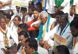  Overaction Of Congress Leaders In Jagityala District.. !-TeluguStop.com