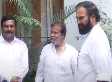  Seniors Shocked Telangana Pcc Chief Revanth Reddy-TeluguStop.com