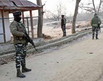 3 Let Terrorists Killed In Kashmir Joint Operation (ld) 3 Let Terrorists Killed In Kashmir Joint Operation (ld)-TeluguStop.com