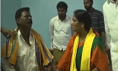  Ycp Worker Who Fell On The Feet Of Former Tdp Minister..!-TeluguStop.com