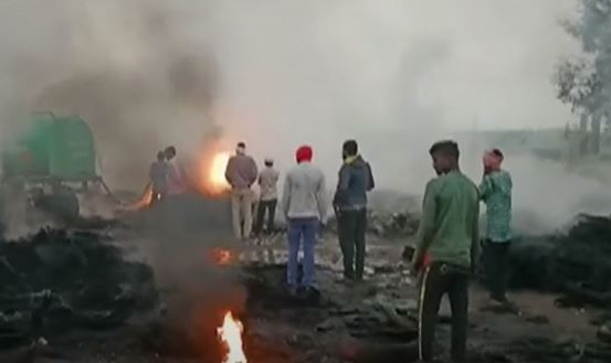  Huge Fire In Adilabad District-TeluguStop.com