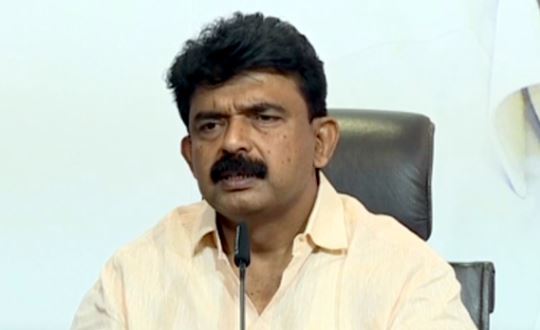  Ex-minister's Criticism Of Chandrababu-TeluguStop.com