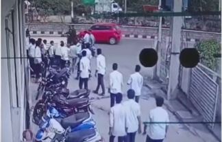  Clash Of Chaitanya College Students In Khammam-TeluguStop.com
