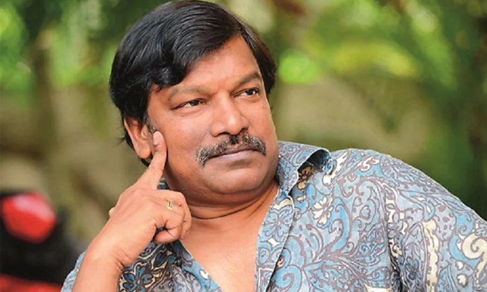  Director Krishna Vamsi Made Interesting Comments About Chiru To Stay In Limits,-TeluguStop.com