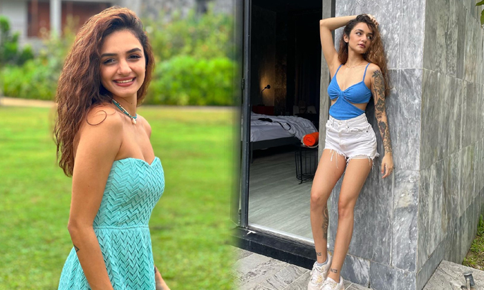 Glamorous Actress Aarushi Dutta Dazzles In This Pictures-telugu Actress Photos Glamorous Actress Aarushi Dutta Dazzles I High Resolution Photo