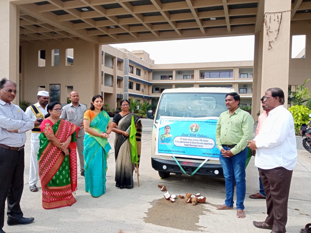  A Collector Who Launched A Mobile Library-TeluguStop.com