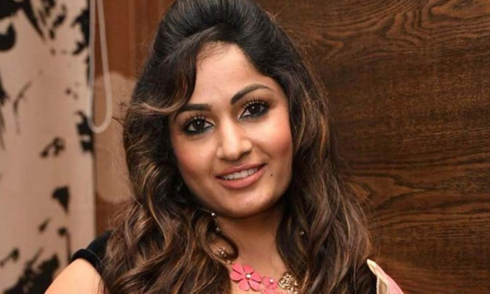 Madhavi Lata Sensational Comments On Revanth Biggboss , Biggboss , Revanth, Madh Madhavi Lata Sensational Comments On Revanth Biggboss , Biggboss , Revanth, Madh-TeluguStop.com