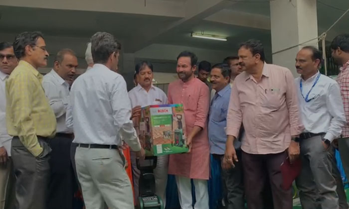  Kishan Reddy Distributed High Pressure Toilet Cleaning Missions In Ou Government-TeluguStop.com