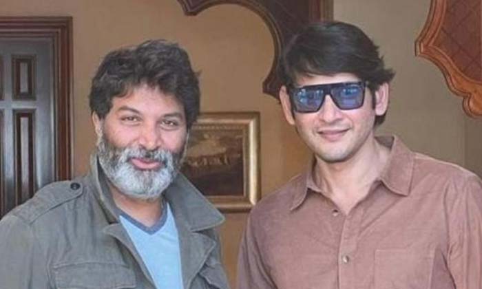  Trivikram Plans Bollywood Hero As Villain For Mahesh Babu, Pooja Hegde, Mahesh B-TeluguStop.com