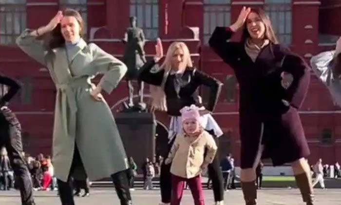 Telugu Allu Arjun, Pushpa Raj, Rashmika, Russia, Sukumar, Tollywood-Movie