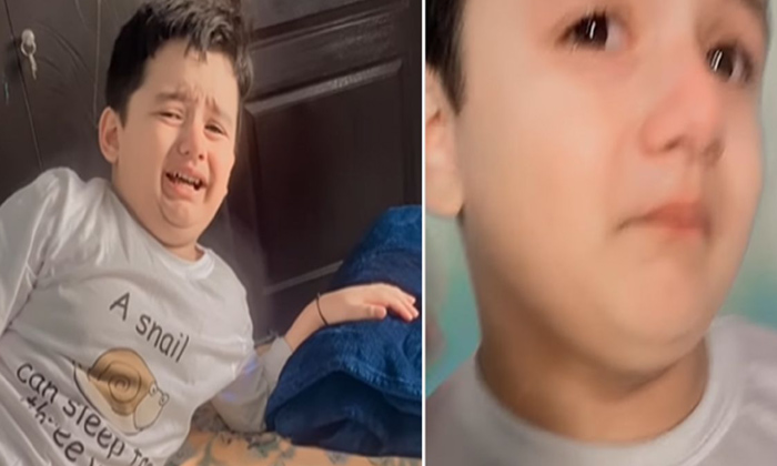  Little Boy Crying He Doesn't Want To Study Viral Video,mother,son,study,social M-TeluguStop.com