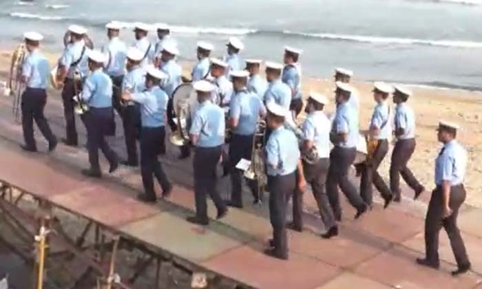  Navy Day Rehearsal Celebrations On Visakhapatnam , Navy Day Rehearsal Celebratio-TeluguStop.com