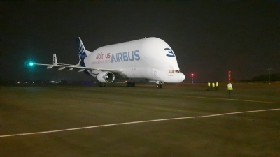  Airbus Beluga Lands At Hyderabad Airport-TeluguStop.com
