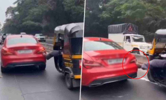  Auto Driver Pushes Mercedes Benz Car With His Leg Viral Video Details, Viral New-TeluguStop.com