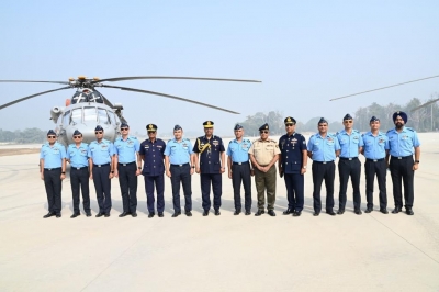  Bangladesh Air Force Chief Visits Iaf Station In Barrackpore-TeluguStop.com