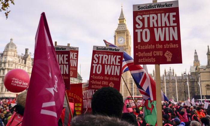  Biggest Strike In Britain Before Christmas Details, Britain Biggest Strike ,brit-TeluguStop.com