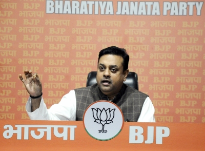  Bjp Slams Cong For Abusing Pm Modi-TeluguStop.com