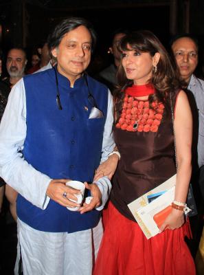  Delhi Police Moves Hc Challenging Shashi Tharoor's Discharge In Wife's Death Cas-TeluguStop.com