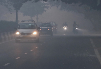  Dense Fog Envelopes Delhi, Reduces Visibility-TeluguStop.com