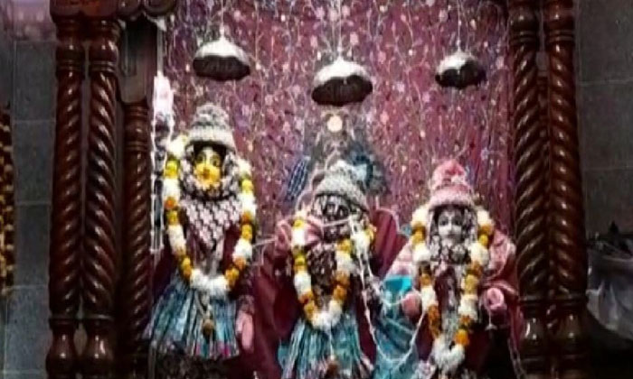  Devotees Who Put Cold Sweaters On God.. Do You Know Where Shri Kashi Vishwanath-TeluguStop.com