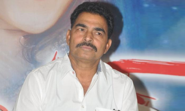  Director Sachin Sasan Accuses Veteran Star Sayaji Shinde Fraud Details, Tollywoo-TeluguStop.com