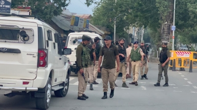 Drug Smuggling Racket Busted In Kashmir, 5 Cops Among 17 Arrested Drug Smuggling Racket Busted In Kashmir, 5 Cops Among 17 Arrested-TeluguStop.com