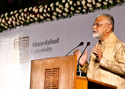  Former Isro Chairman Koppillil Radhakrishnan Calls Upon Ahmedabad University's C-TeluguStop.com