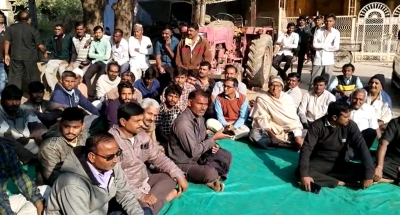  Four Gujarat Villages Boycott Polls Over Lack Of Development-TeluguStop.com