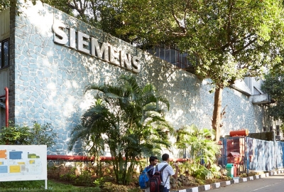  Indian Railways Authorises Siemens, India To Maintain, Manufacture 9000 Hp Locom-TeluguStop.com