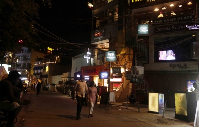  Just Two Buildings In Delhi's Shopping, Dining Hub Hauz Khas Village Have Fire N-TeluguStop.com