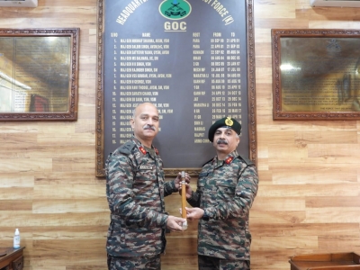  Major General Mohit Seth Takes Over As Goc Kilo Force-TeluguStop.com