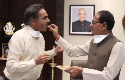  Mp Chief Secy's Tenure Extended By Six Months Fulfilling Cm Chouhan's Wish-TeluguStop.com