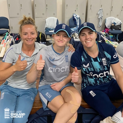  Nat Sciver, Danni Wyatt, Charlie Dean Lead England To 142-run Win Over West Indi-TeluguStop.com