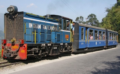  Nfr Cancels Few Darjeeling 'toy Trains' Due To Less Travellers-TeluguStop.com