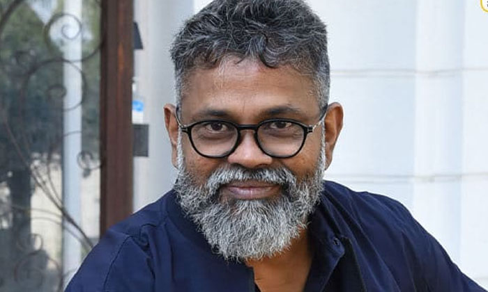 Even If Pawan Doesnt Talk To Me He Recognizes My Problem Sukumar Pawan Kalyan ,t Even If Pawan Doesnt Talk To Me He Recognizes My Problem Sukumar Pawan Kalyan ,t-TeluguStop.com