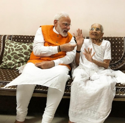  Prez, V-p, Others Mourn Demise Of Pm Modi's Mother Heeraben-TeluguStop.com